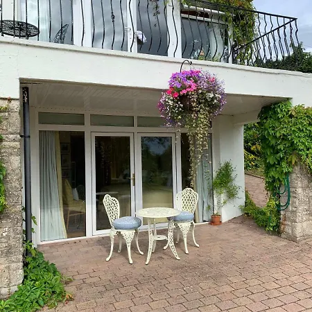 Clones 'greenjoy - Bed & Breakfast