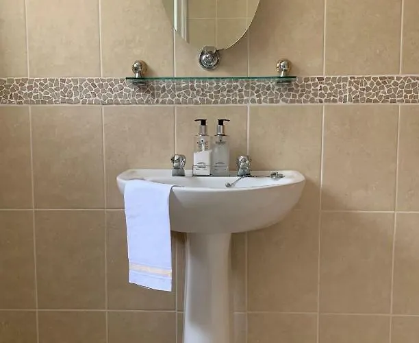 Bed & Breakfast Clones 'greenjoy -