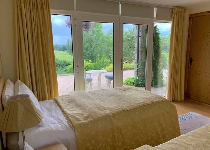 Bed & Breakfast Clones 'greenjoy - Corconnelly